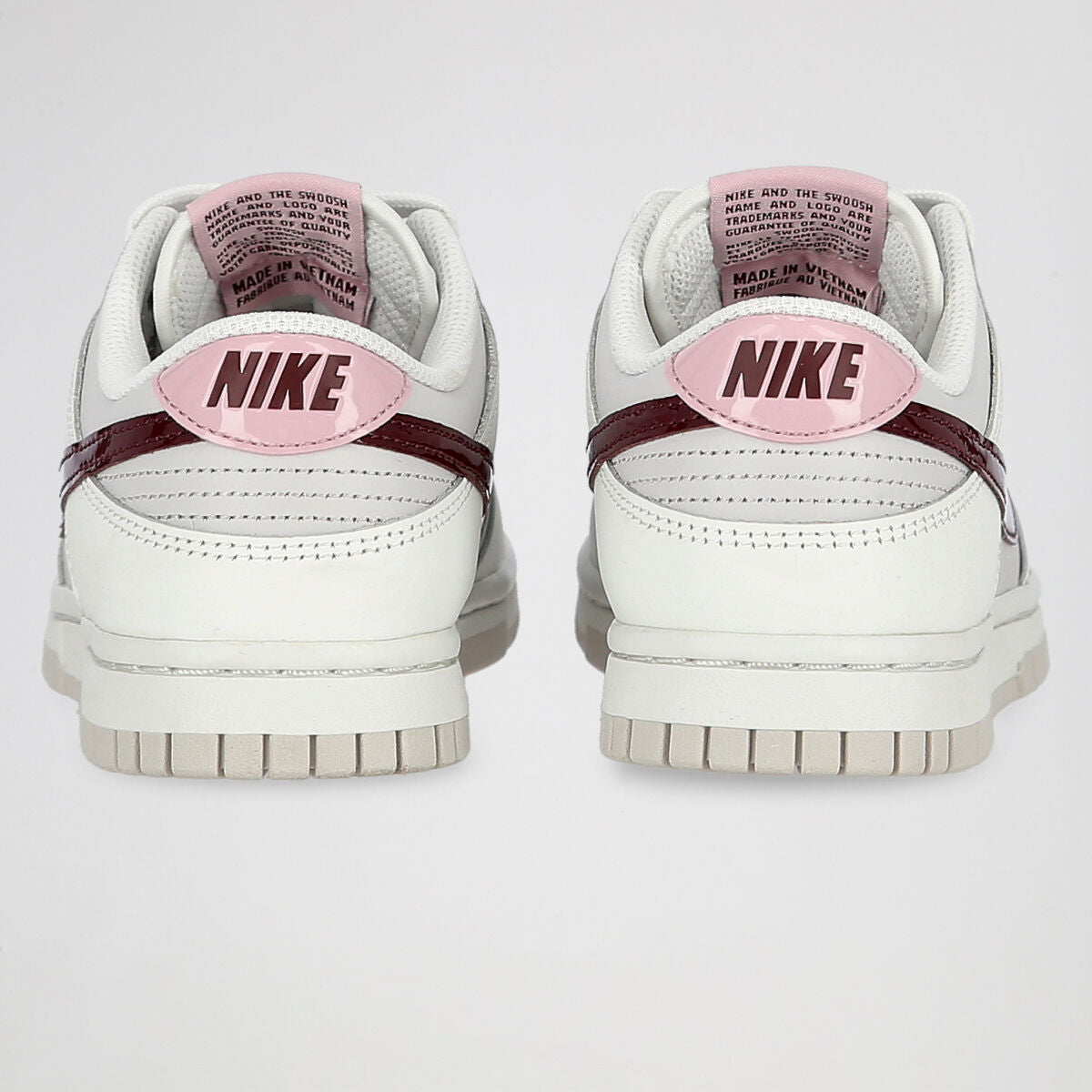 Tênis Nike Dunk Low Feminino - Branco / Bordô - Foto 3